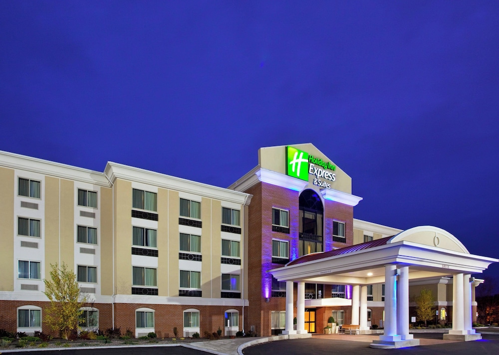 Holiday Inn Express Hotel Suites Niagara Falls 2/75
