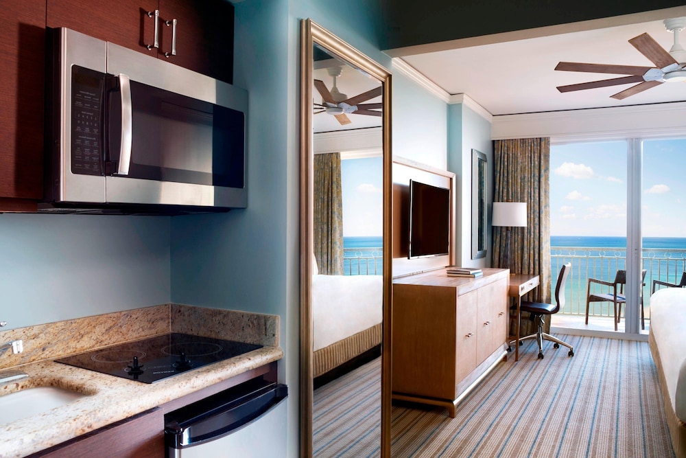 استوديو بسريرين كوين بإطلالة على البحر، The Ritz Carlton Key Biscayne 10/10