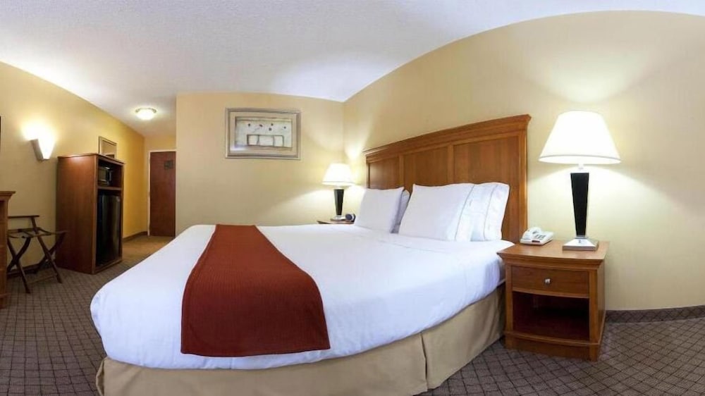 Holiday Inn Express Hurricane Mills Waverly 23/62