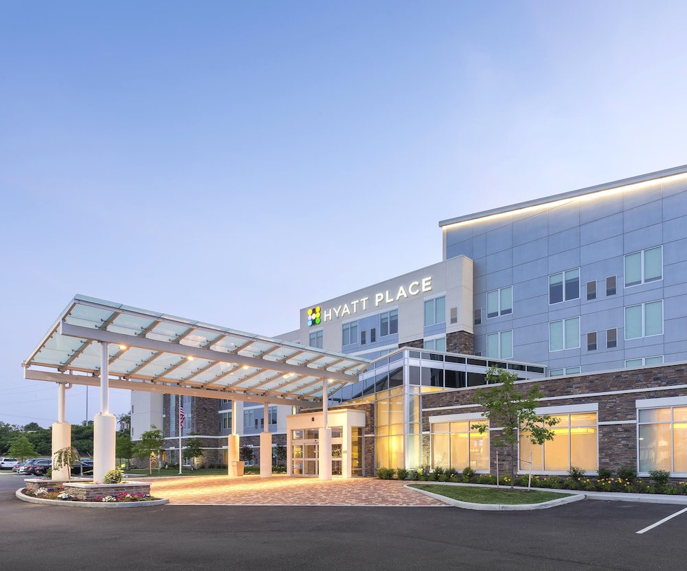Hyatt Place Canton 58/62