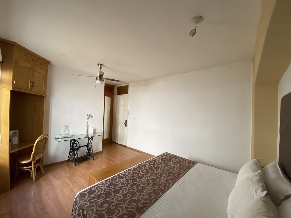 Hotel Casona de los Vitrales 14/50