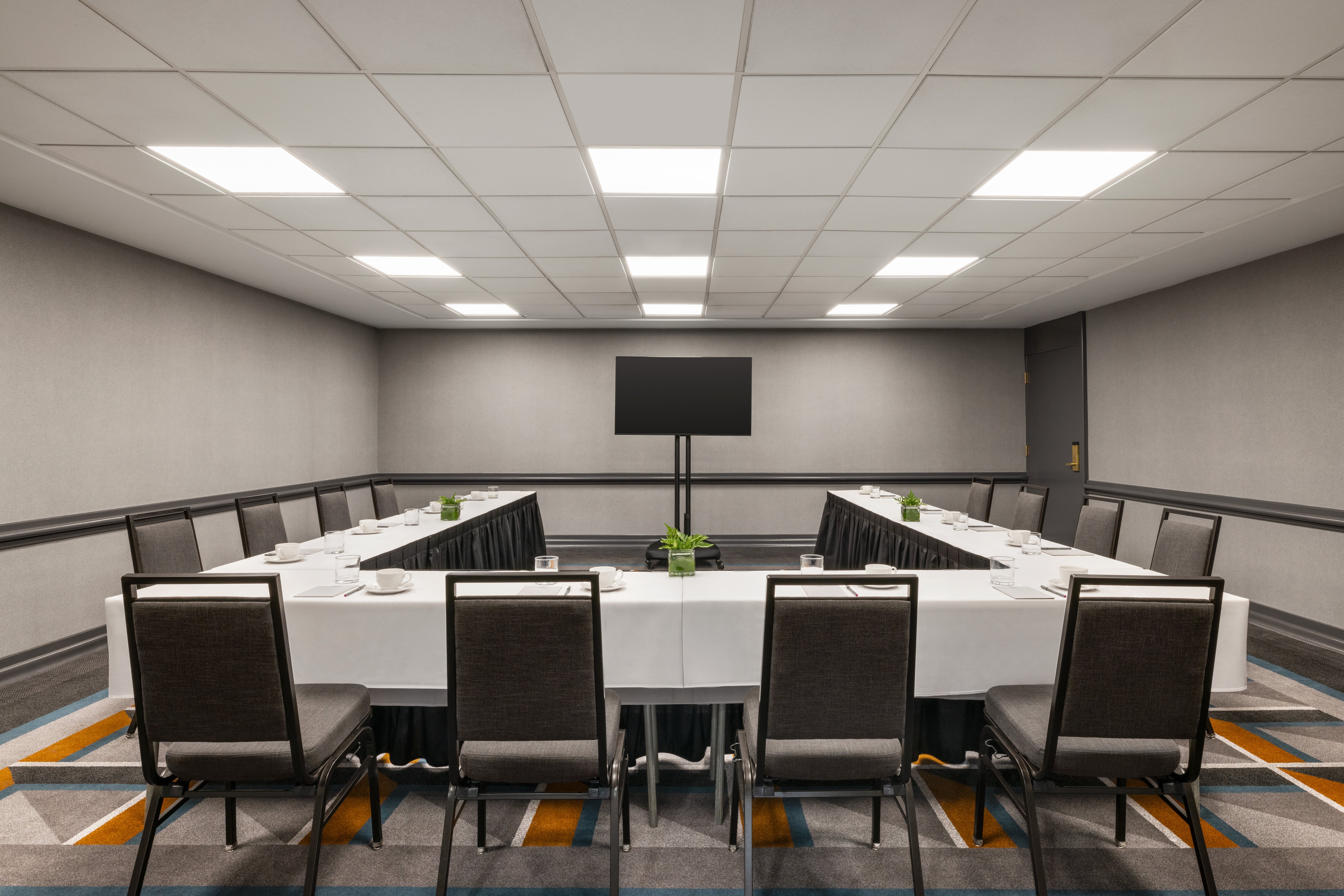 Crowne Plaza Louisville Airport Expo Center 64/79