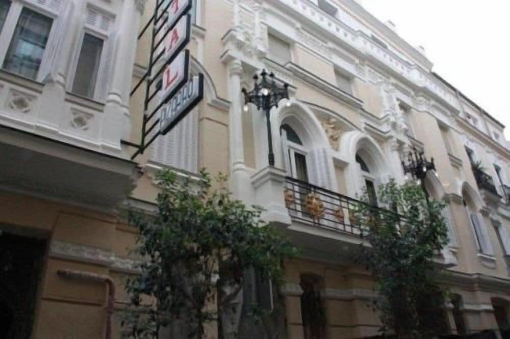 PIZARRO HOSTAL 3/50
