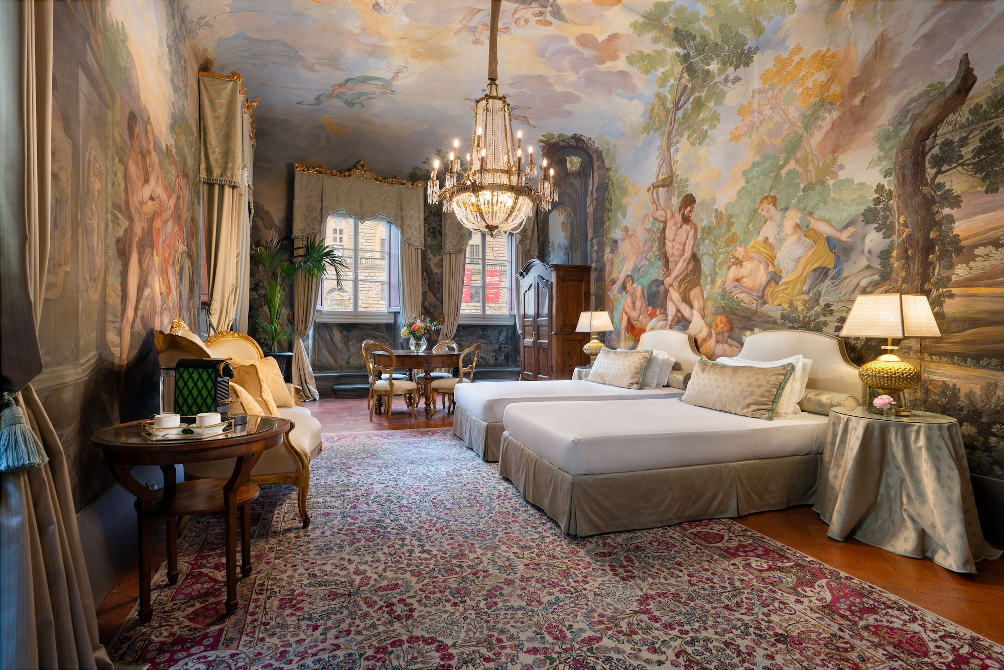 SUITE, KING BED, CITY VIEW, JETTED TUB