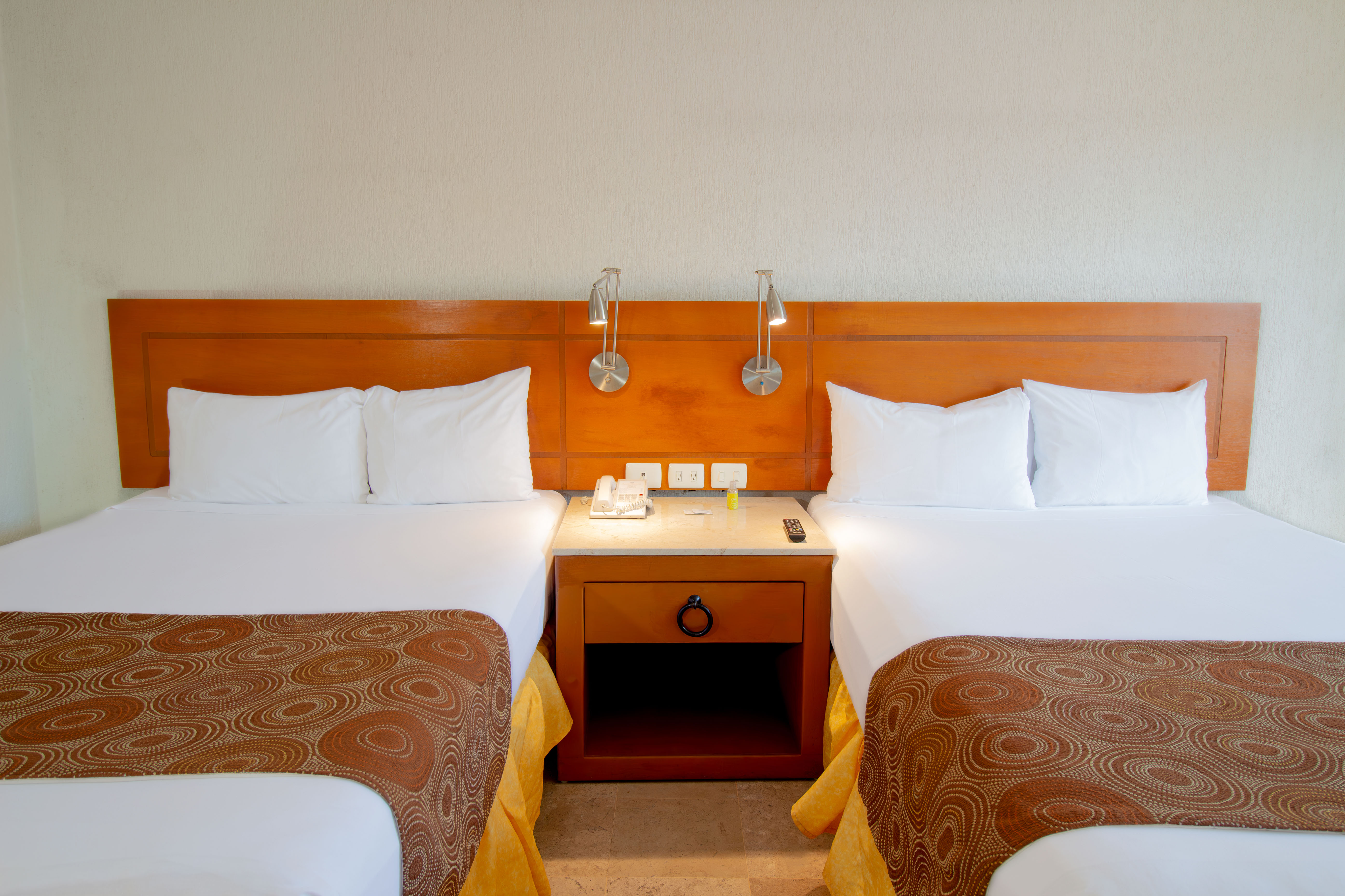 غرفة بسريرين مزدوجين، Plaza Pelicanos Club Beach Resort 9/10