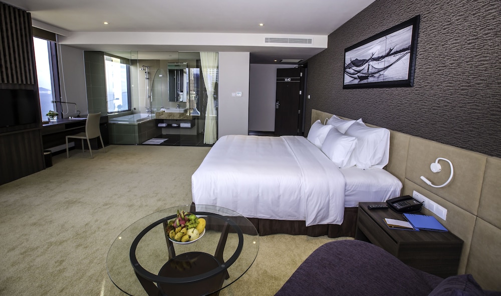 Alana Nha Trang Beach Hotel 46/83