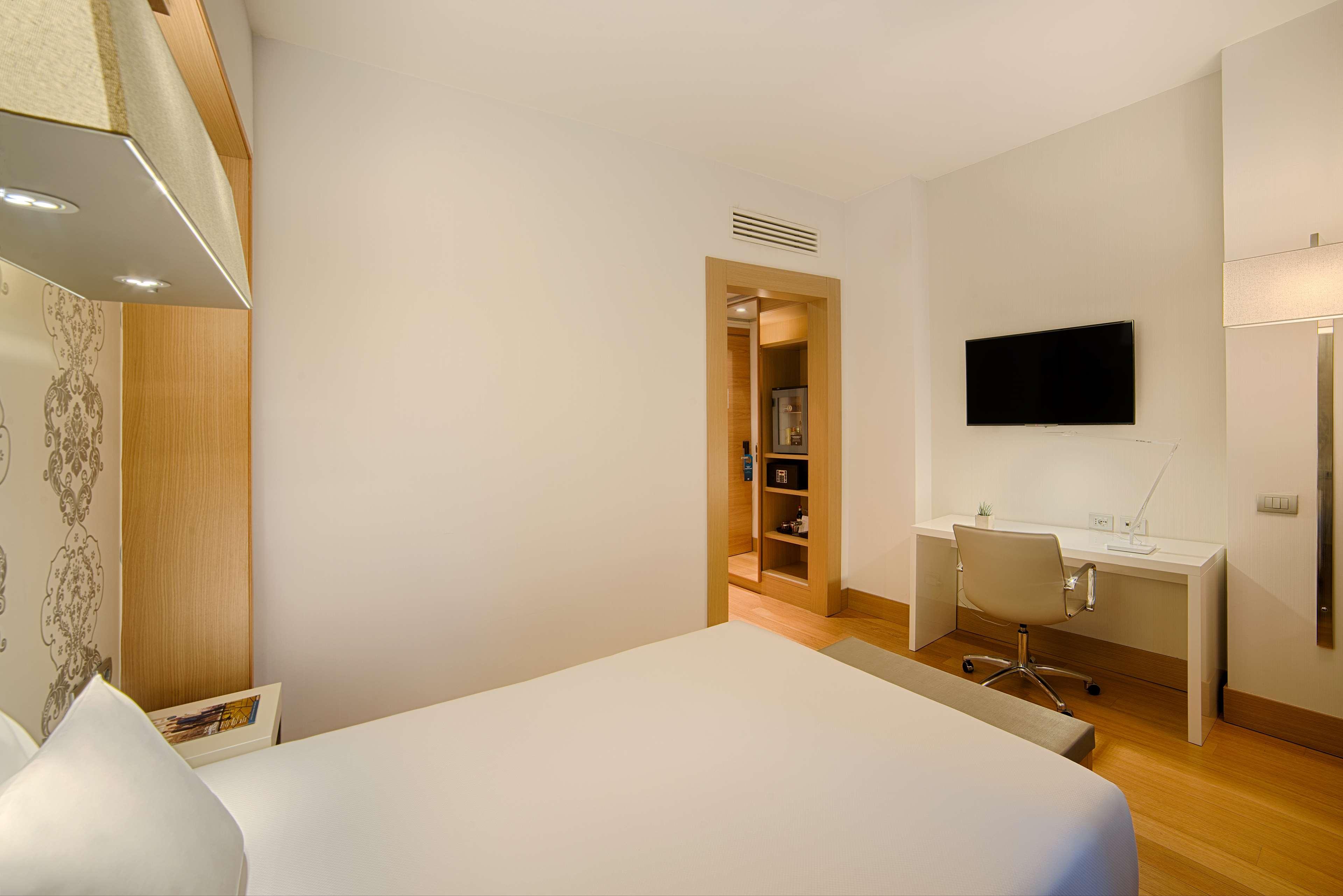 Room, Single