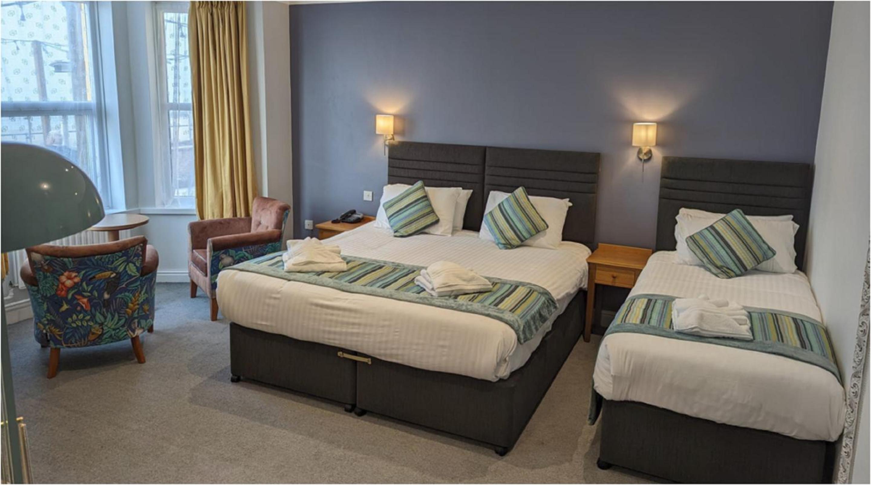 Room, Quintuple