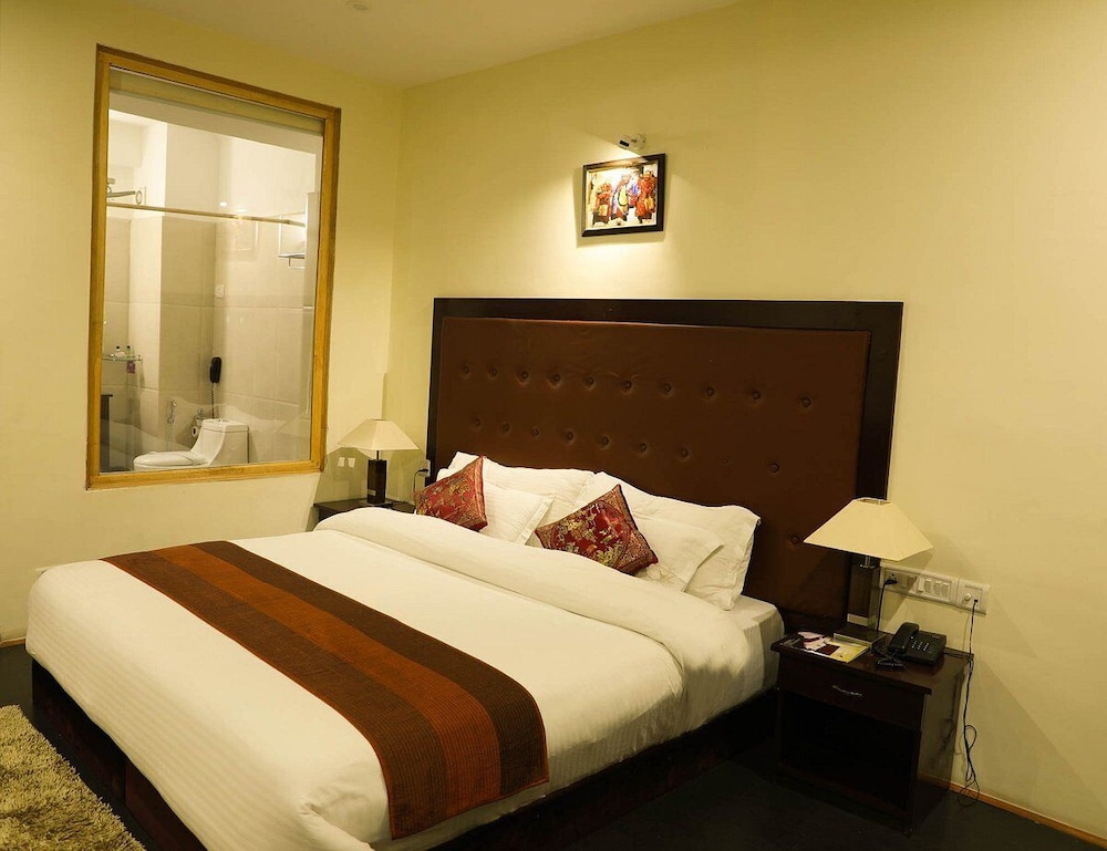 Hotel Ladakh Imperial 6/27