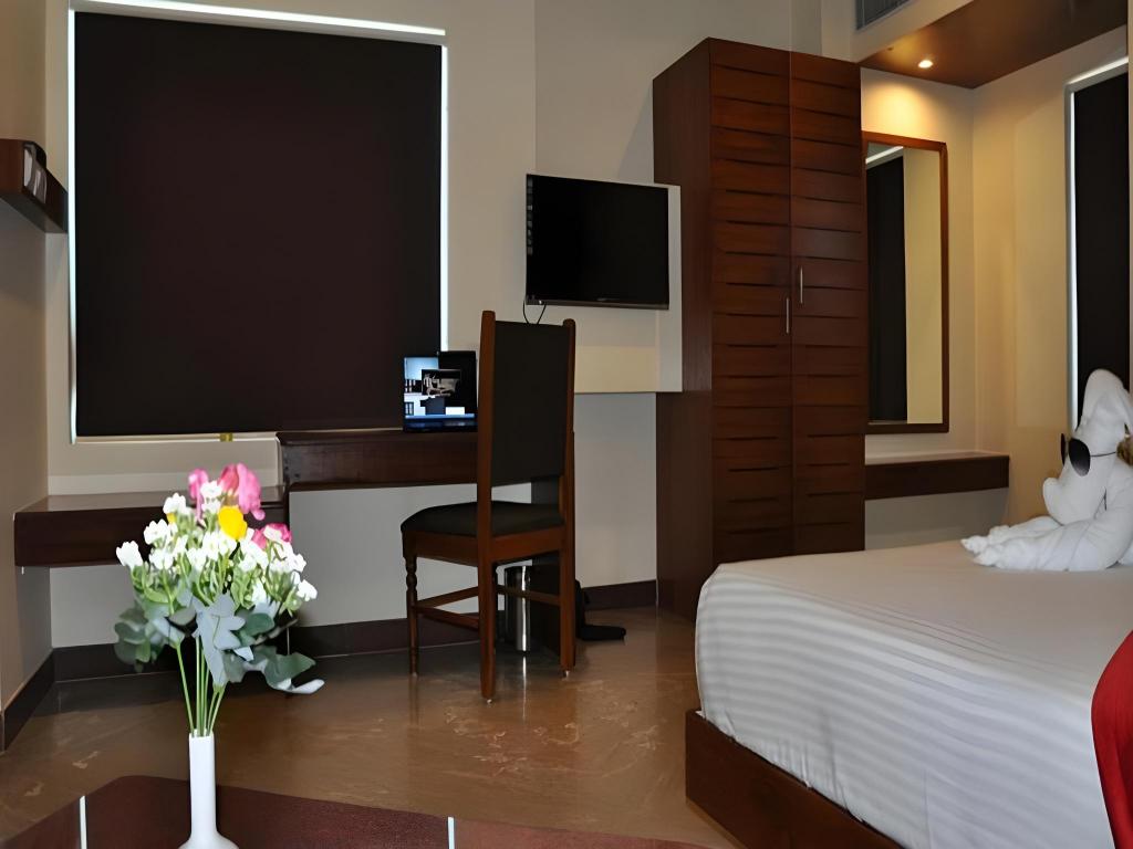 Ungal Vasantabhavan 26/27