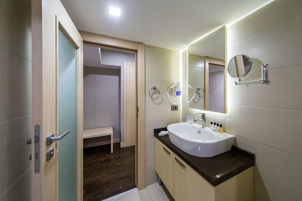 Molton Monapart Mecidiyekoy 34/58