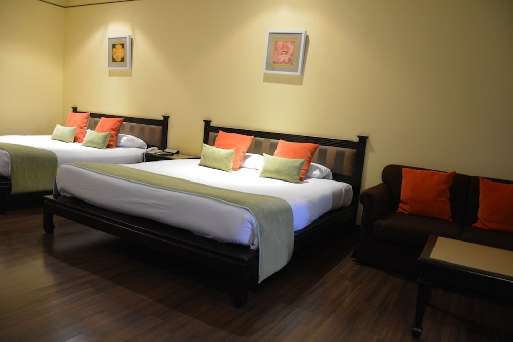 SIR JAMES RESORT SARABURI 5/50