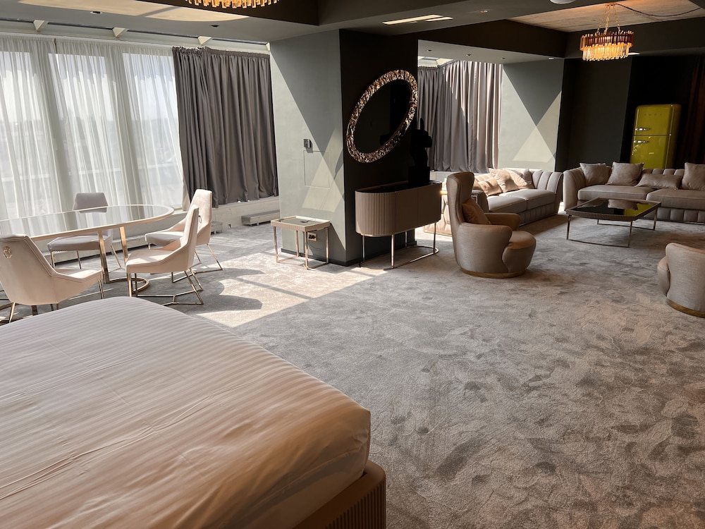 Executive, Suite, Double Bed, Sofa, Mercure Timisoara 7/10
