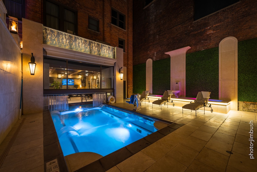 Curtiss Hotel Ascend Hotel Collection 25/50