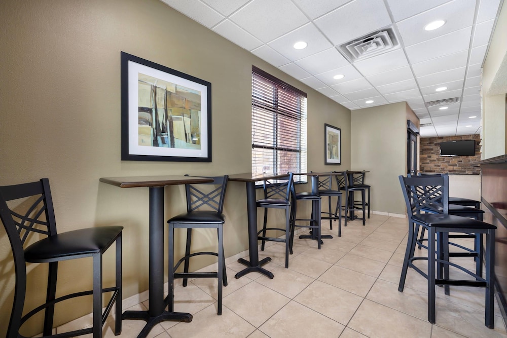 Comfort Inn & Suites Marquette - Prairie du Chien 40/55