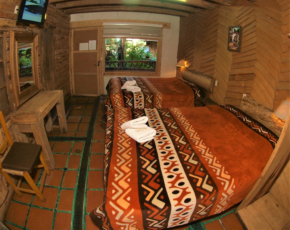 Hotel Cabanas Los Ruisenores 27/35