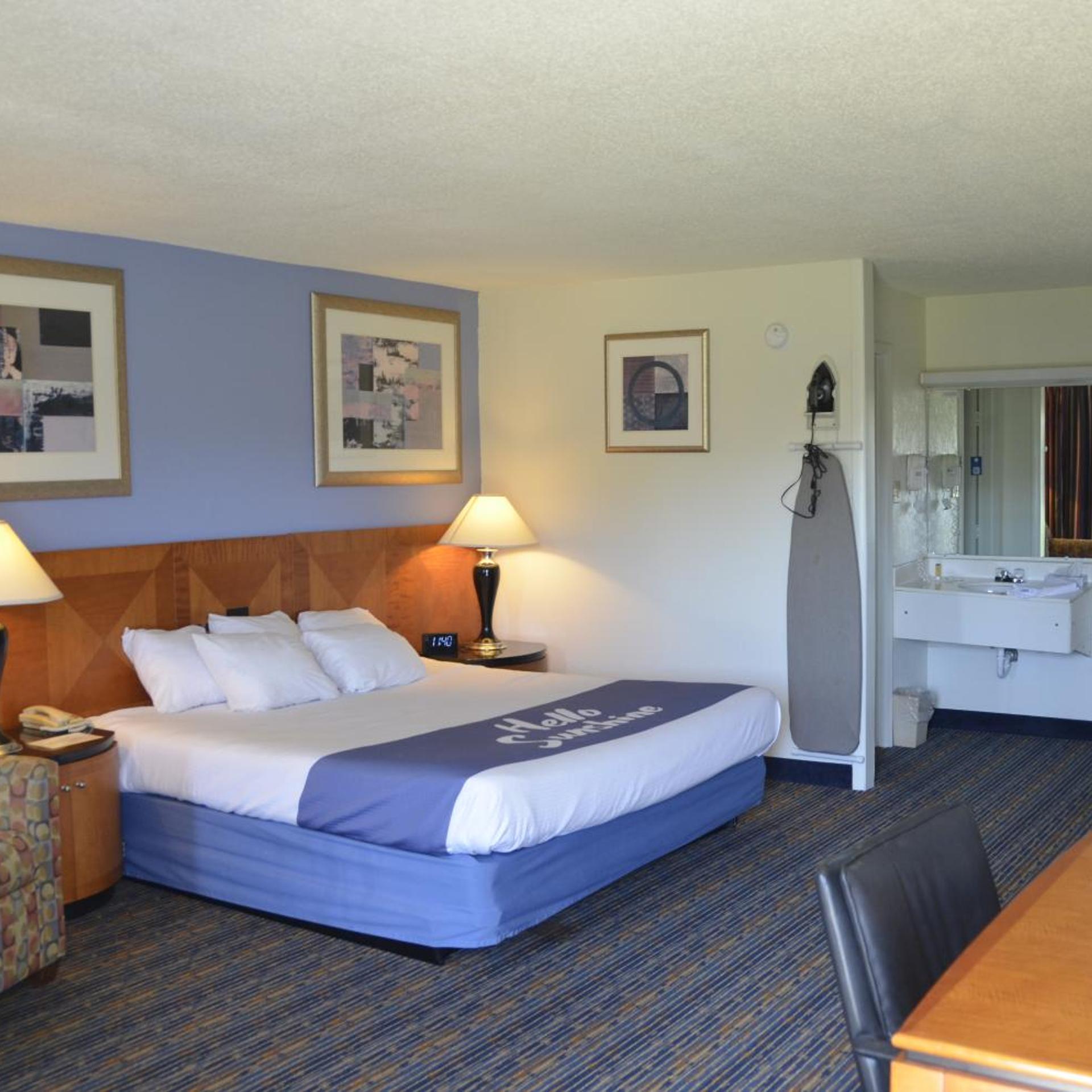 غرفة سوبيريور بسرير كينج، Days Inn by Wyndham Luray Shenandoah 3/10