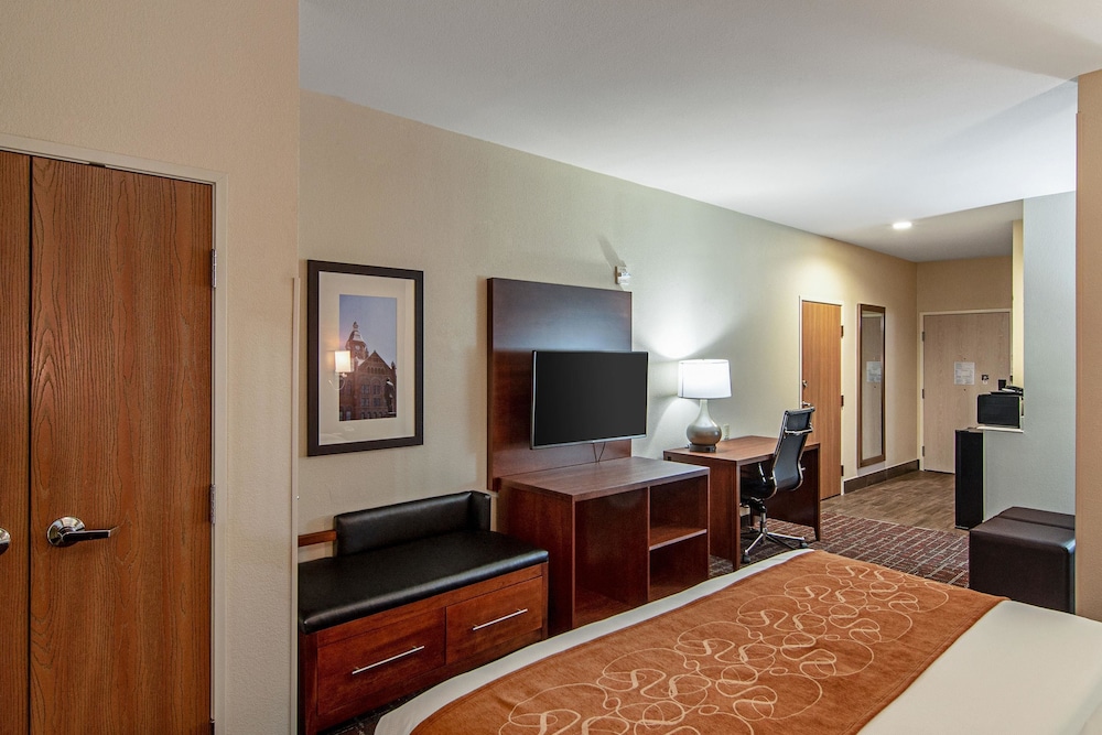 Comfort Suites NW Dallas Near Love Field 29/49