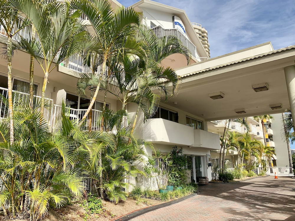 Outrigger Resort 5/76