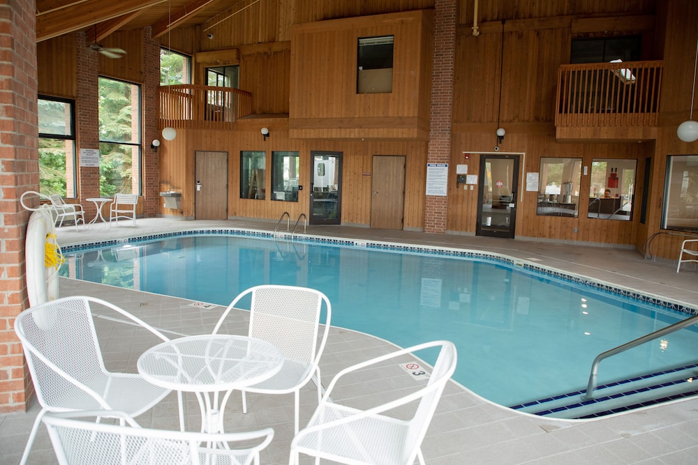 Country Hearth Inn Lomira Hotel 30/48