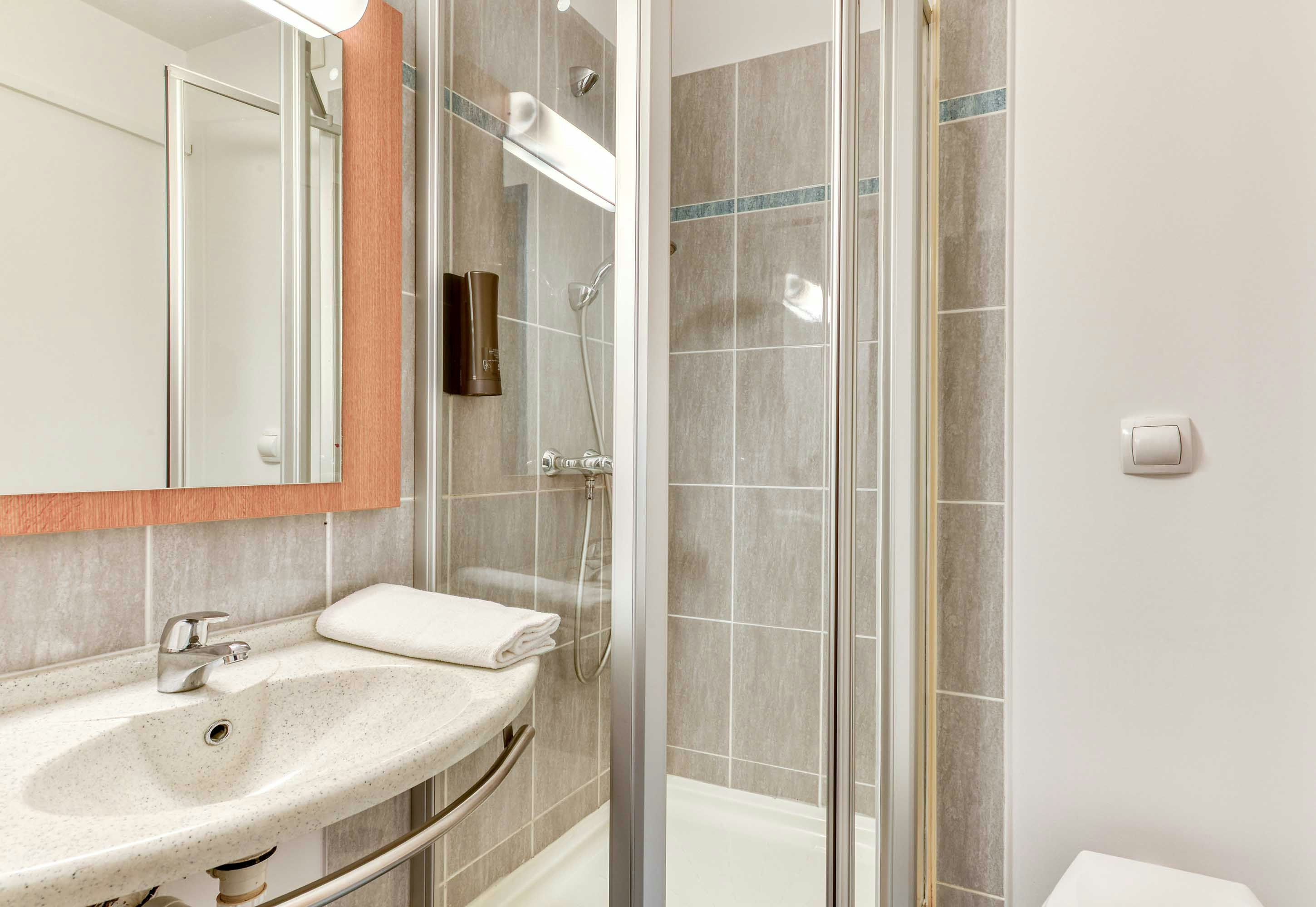 B&B HOTEL Pezenas 24/24