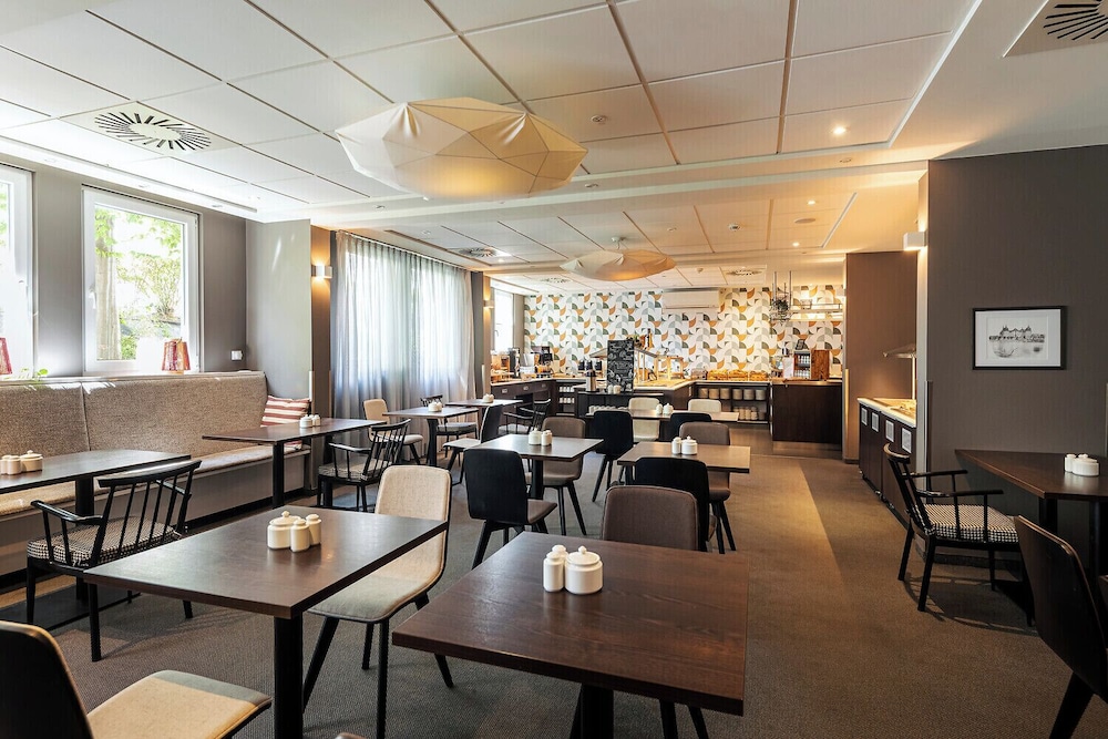 ACHAT Hotel Dresden Elbufer 58/71