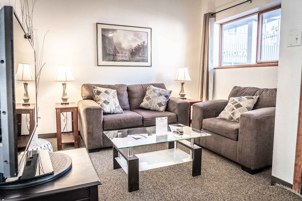 JC Suites 22/43