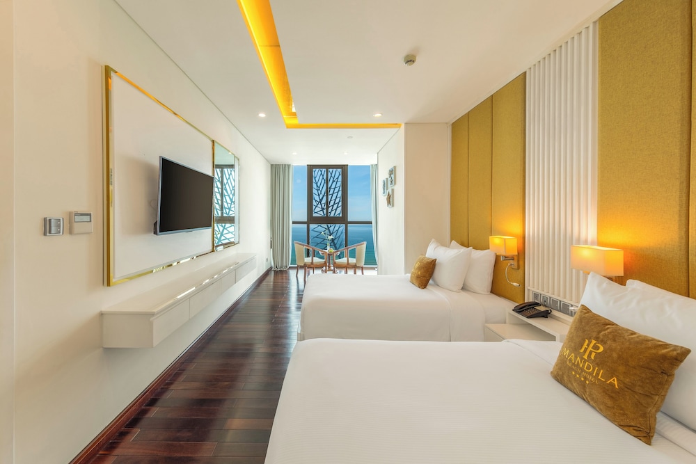 3 BEDROOMS, APARTMENT, OCEAN VIEW