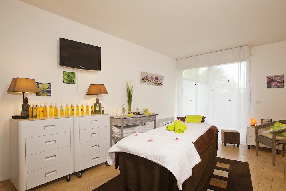 Residhome Carrieres La Defense 27/67