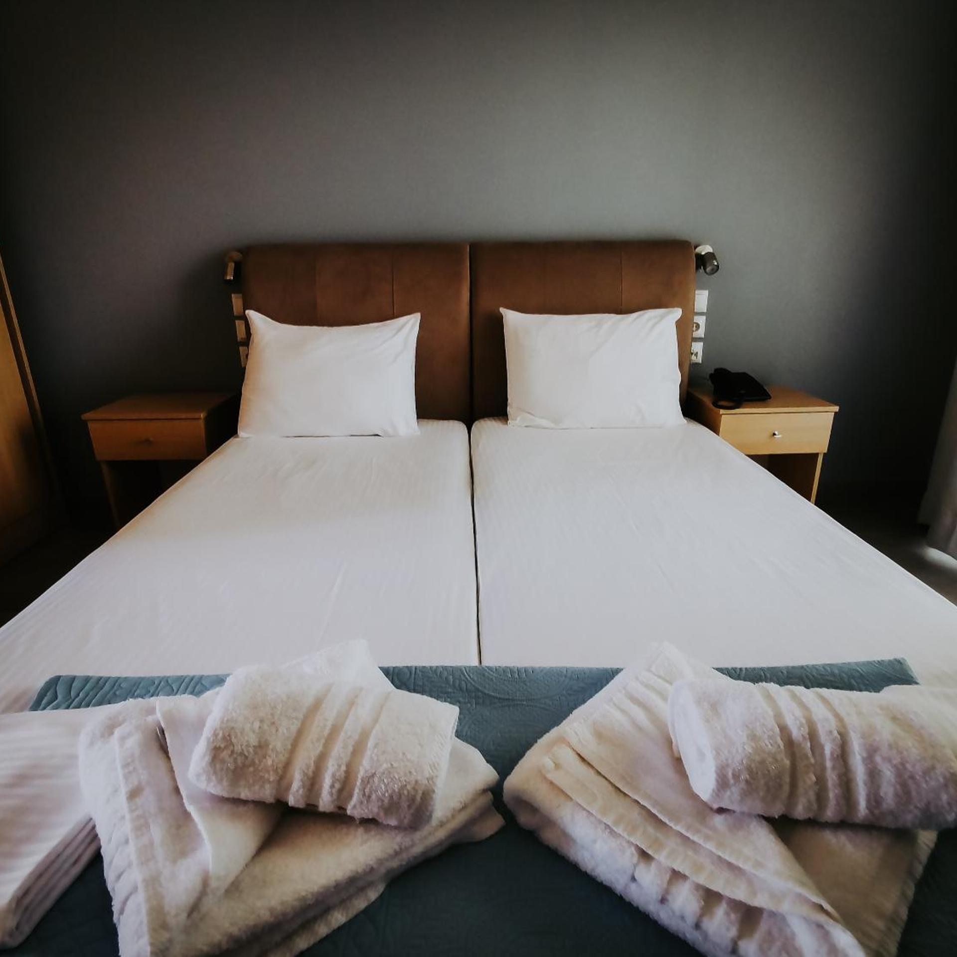 Three Island View Hotel 70/103