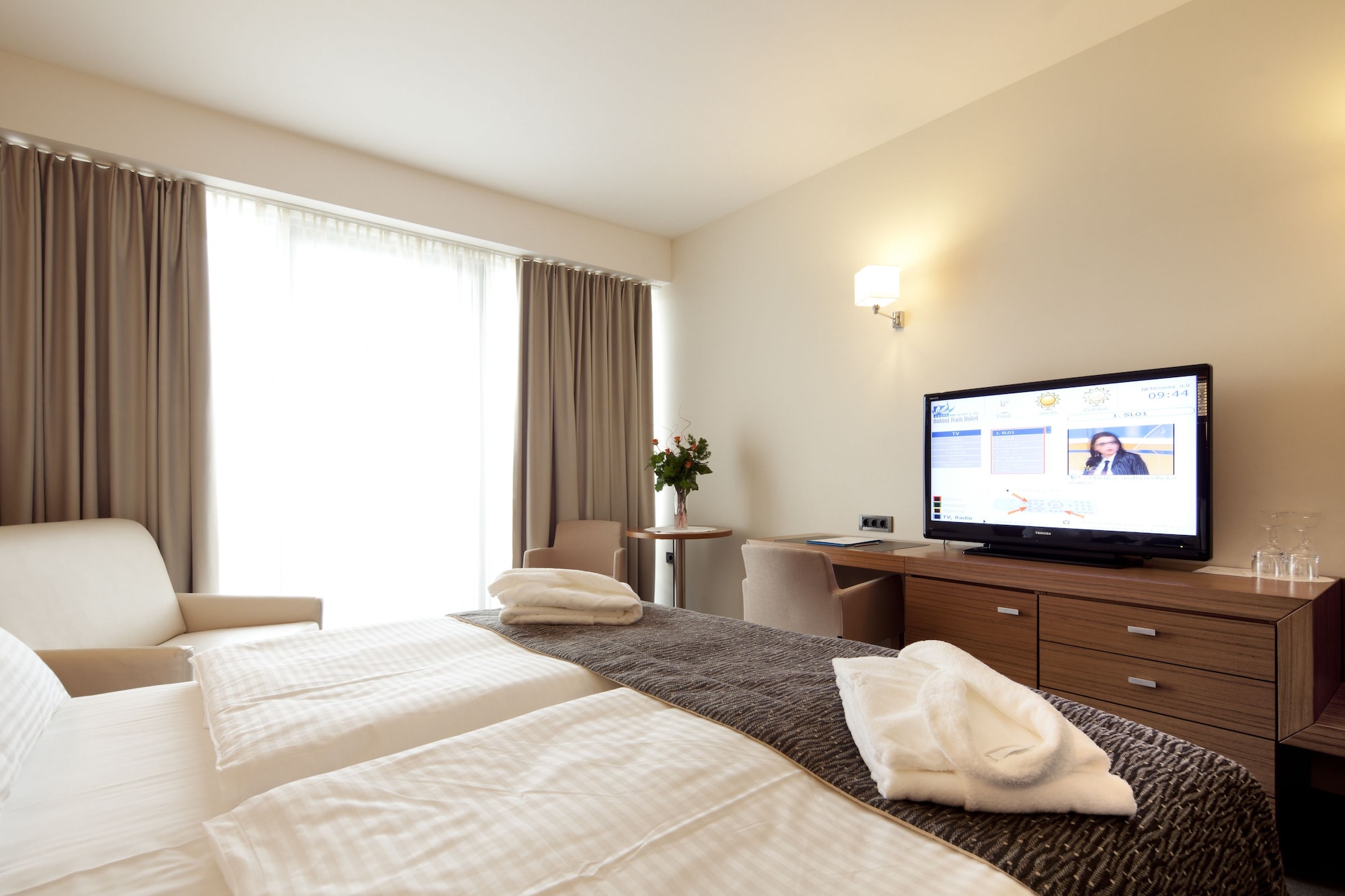 1 Bedroom, Superior, Double or Twin Bed, Mountain Side