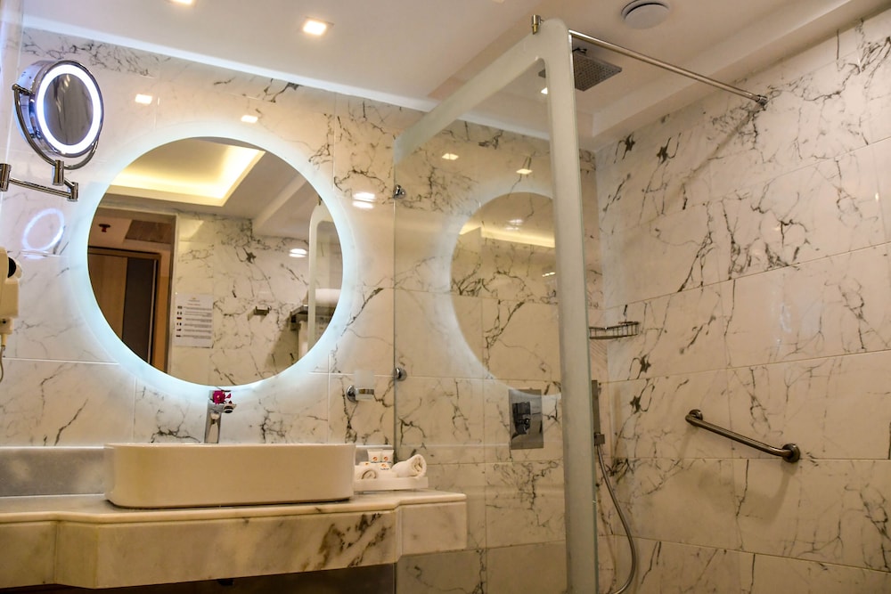 Sirena Beach Resort & Spa 50/50
