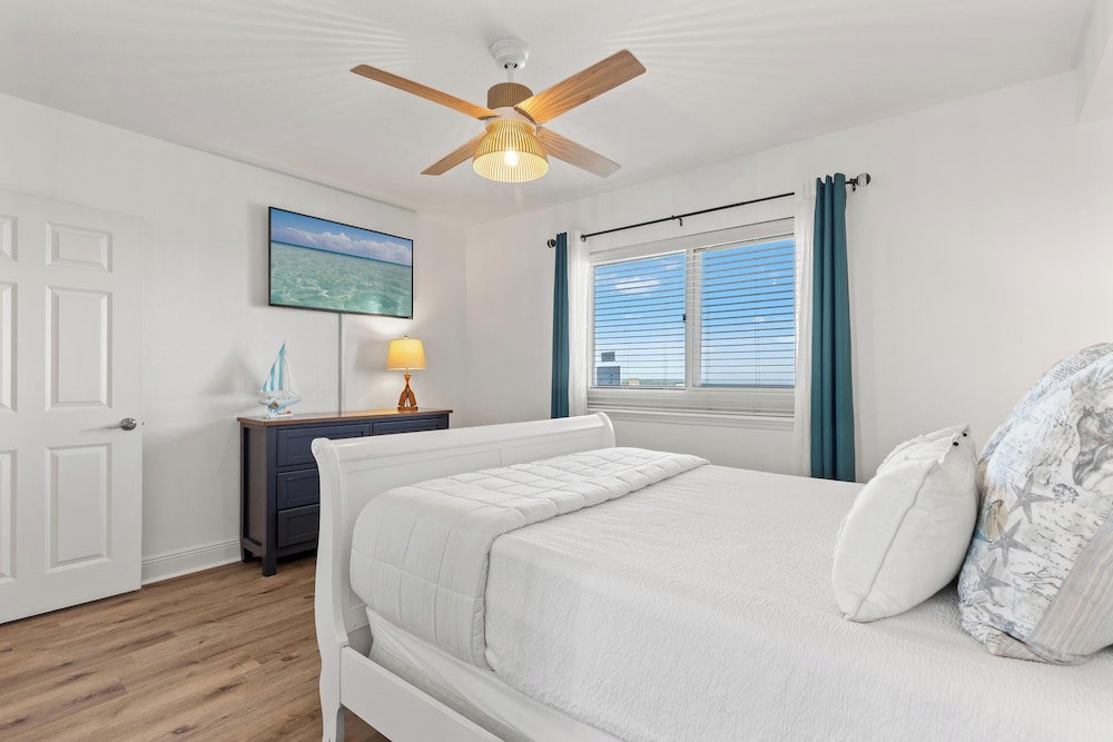 236 Emerald Beach Resort 44/80
