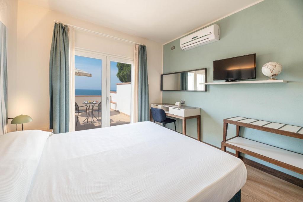 Room, Double Bed, Sea View, Balcony