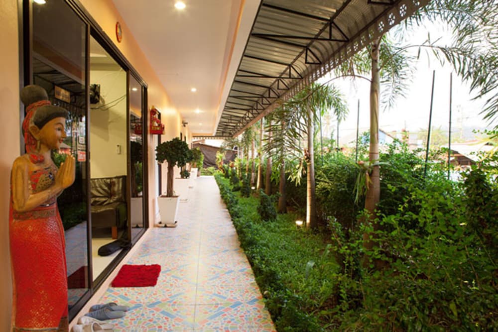 Phuket Airport Inn 48/52