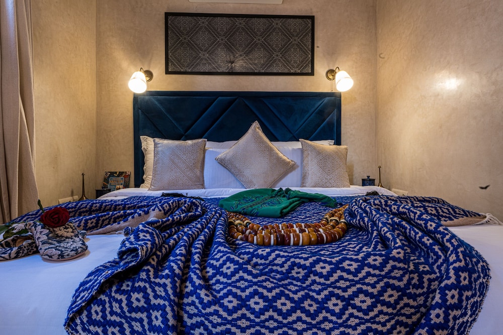 LUXURY, DOUBLE BED, PRIVATE BATHROOM
