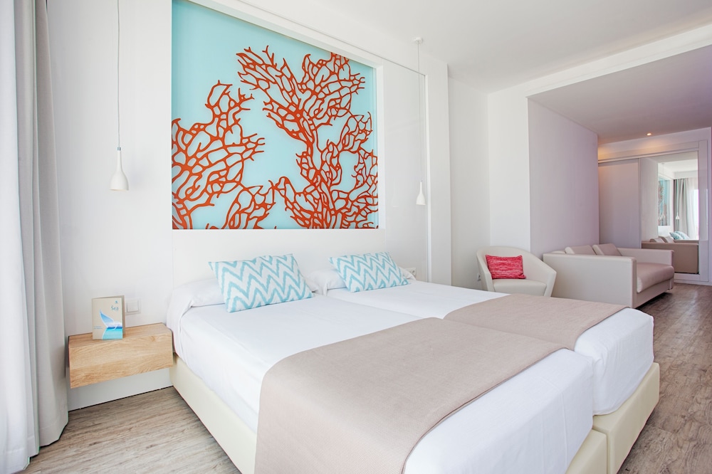JUNIOR SUITE, SEA VIEW, BALCONY