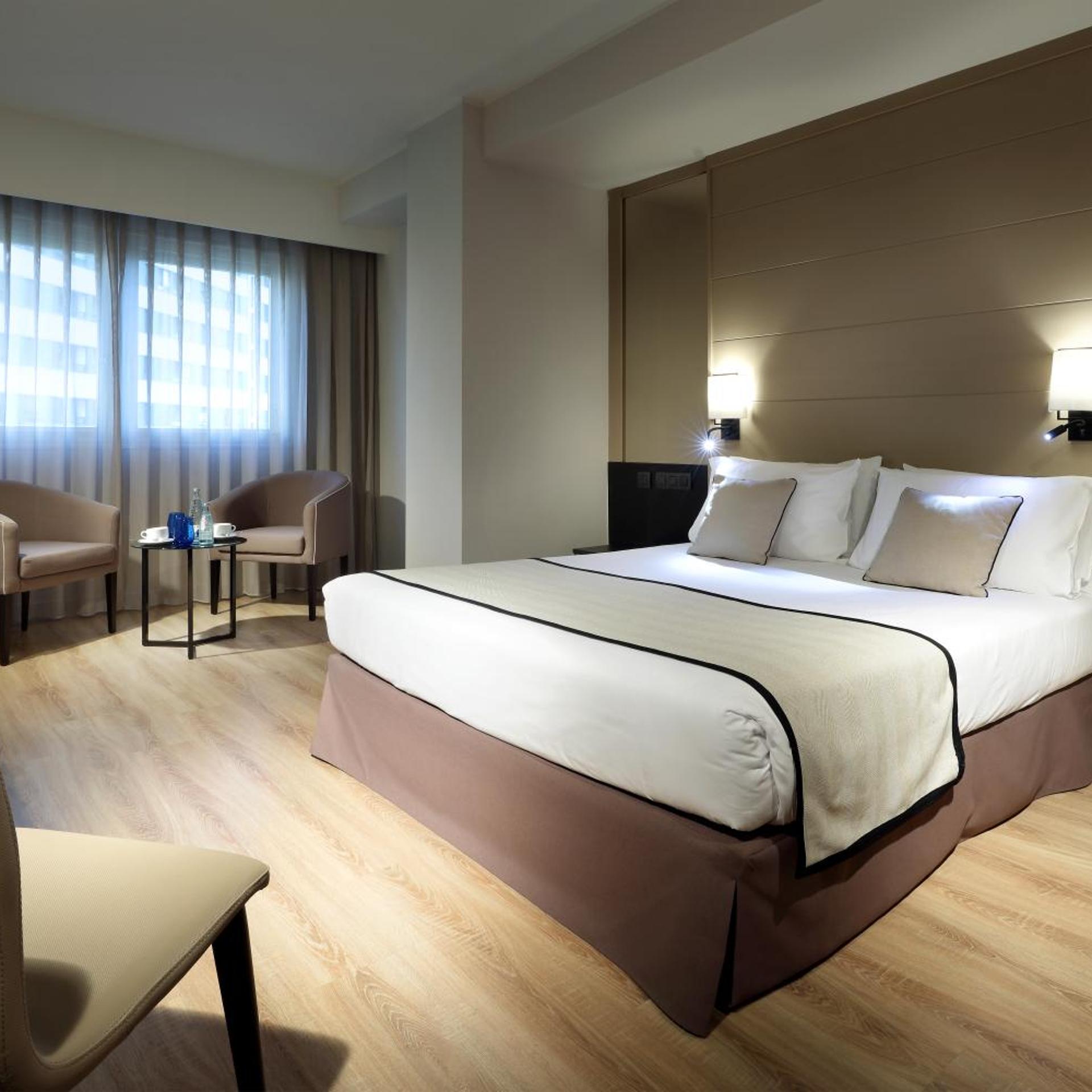 Room, Double or Twin Bed
