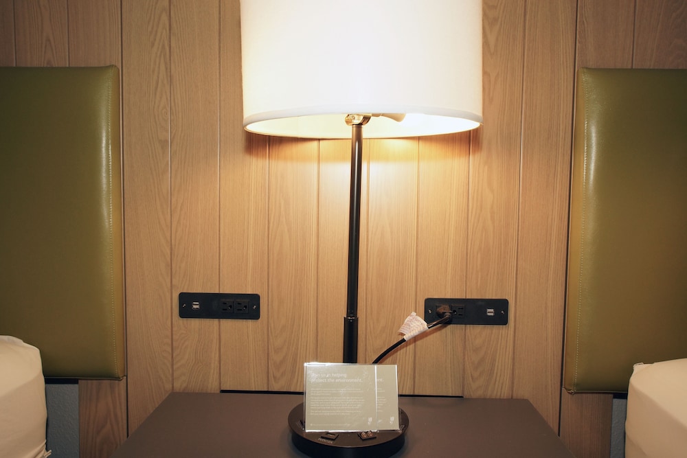 Country Inn & Suites by Radisson Greenfield IN 22/37