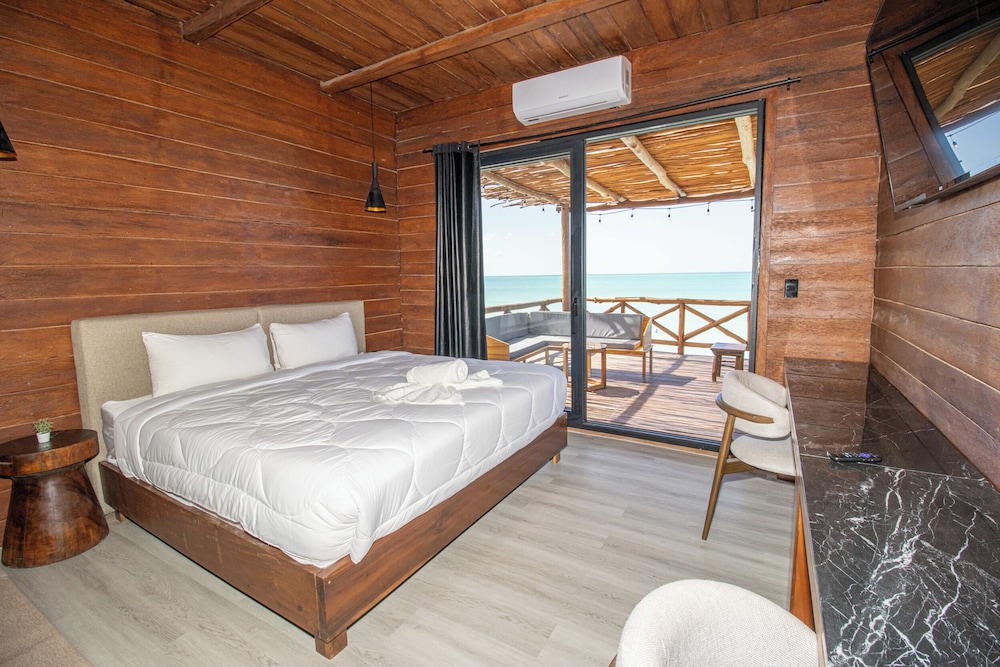2 Bedrooms, Apartment, King Bed, Ocean Front, Sofa
