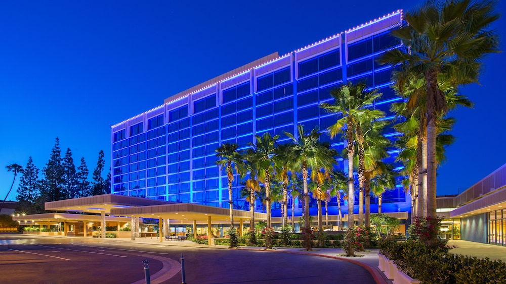 Disneyland Hotel 6/70