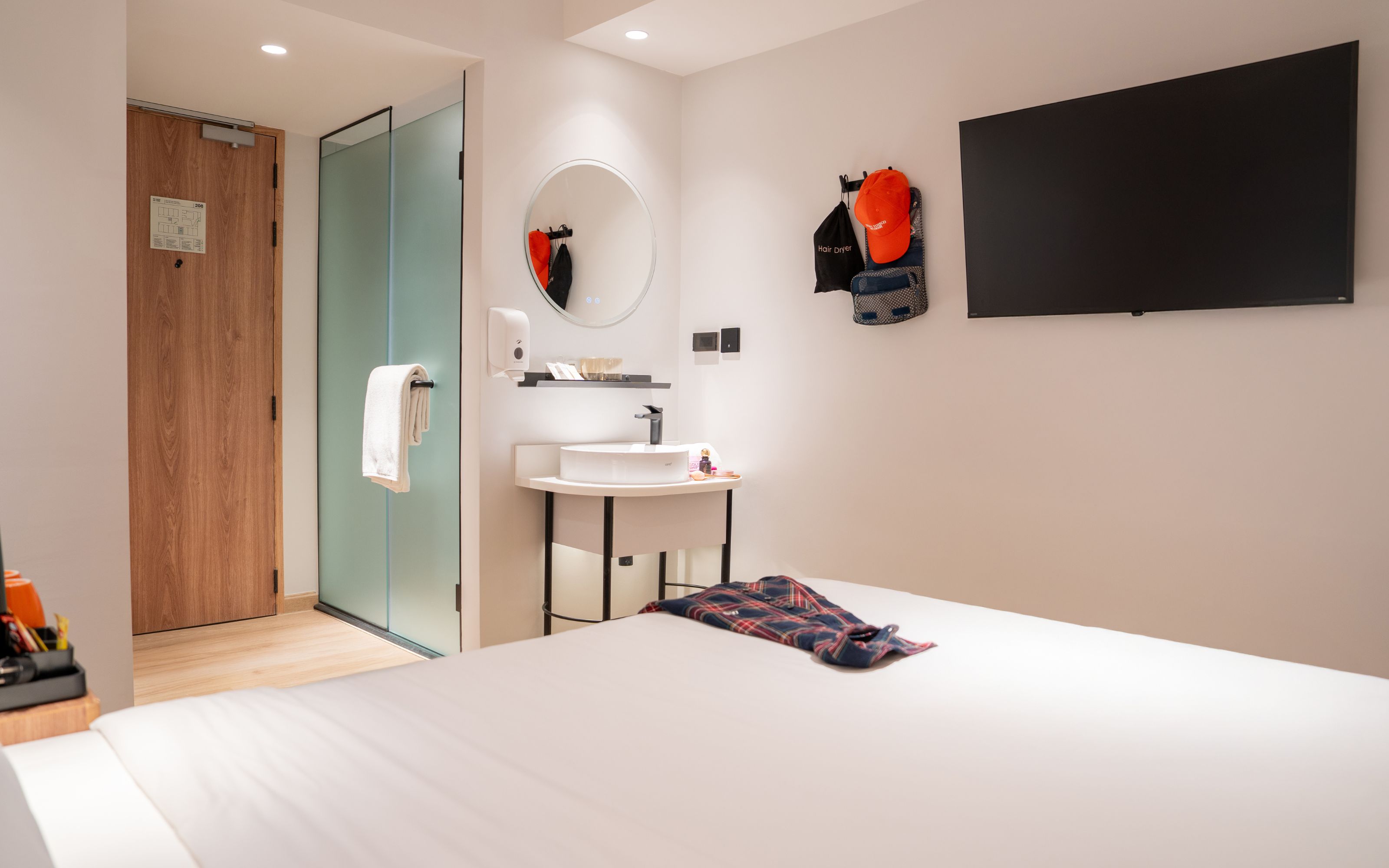 DELUXE DOUBLE ROOM