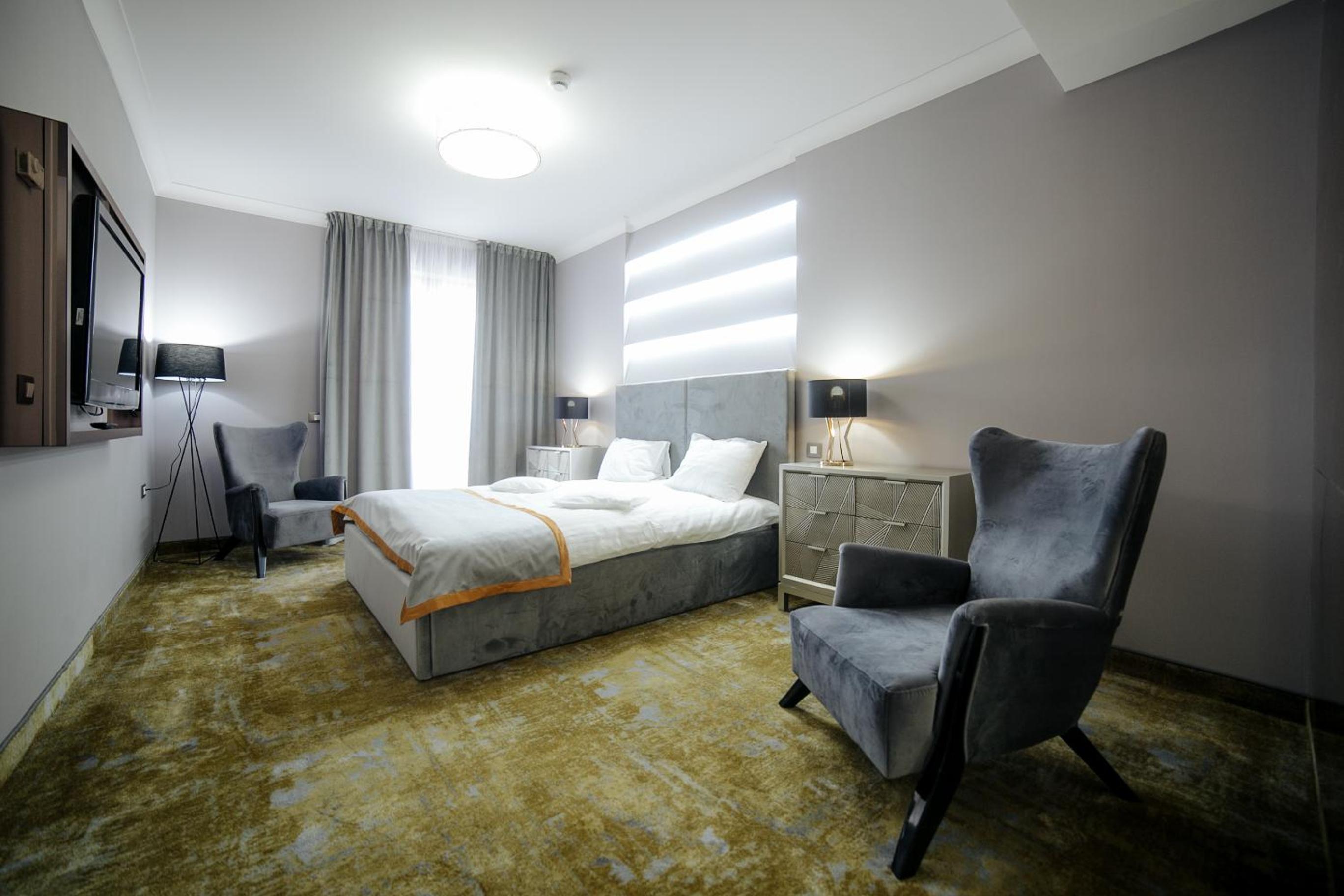1 Bedroom, Deluxe, Apartment, ROYAL CLASSIC HOTEL 5/6