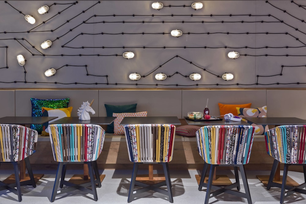 MOXY FRANKFURT CITY CENTER 45/45