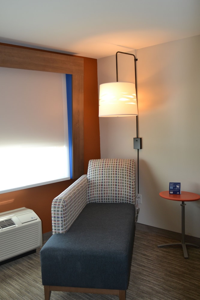 Holiday Inn Express & Suites Goodlettsville N - Nashville 36/54