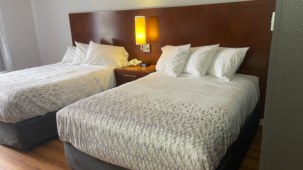 Econo Lodge Rockford Casino Area 11/37