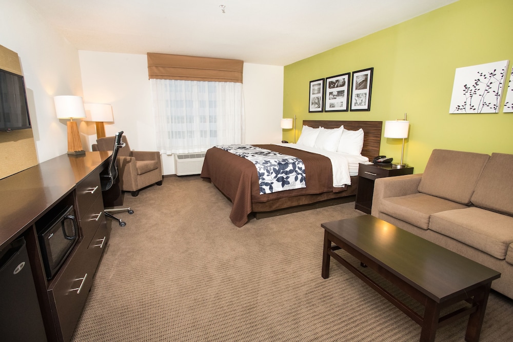 Sleep Inn Suites Gulfport 14/34