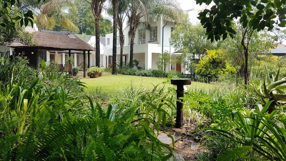Six Valk Avenue Self Catering Guest House 30/50