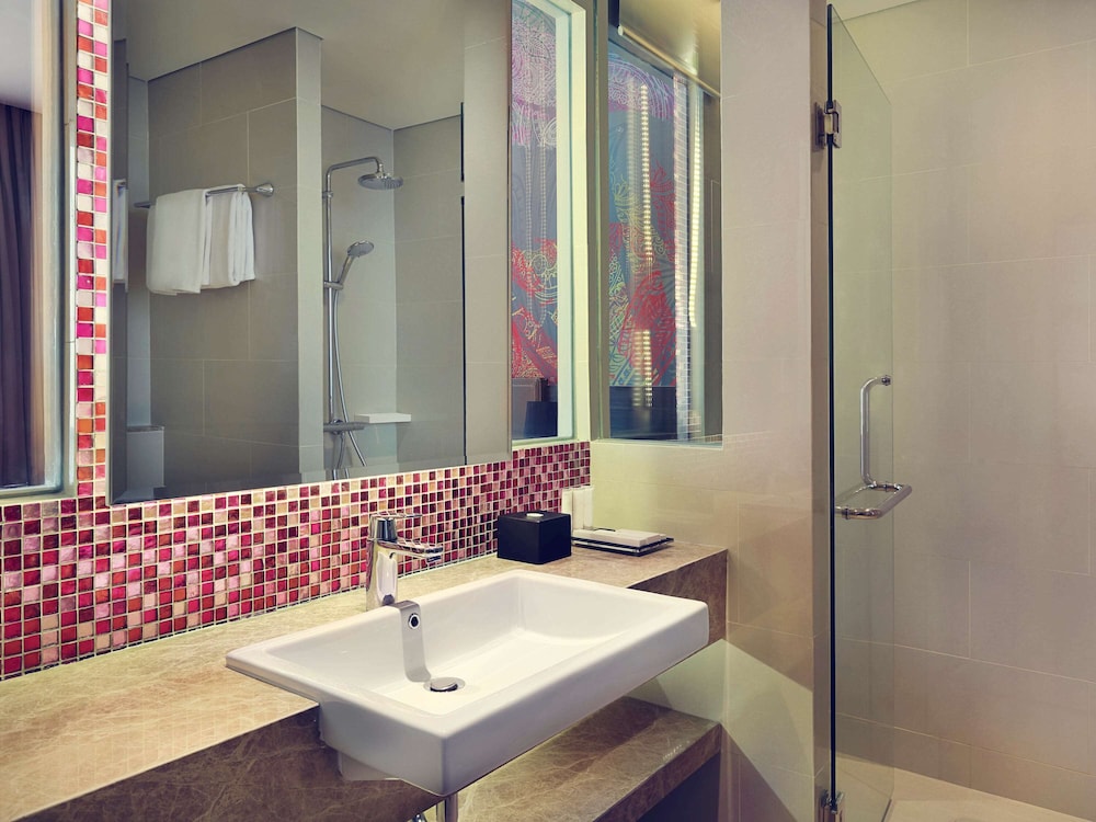 Mercure Karawang 26/66