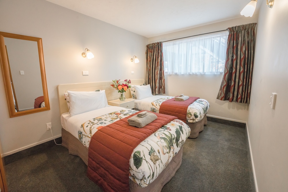 Strathern Motor Lodge 20/59